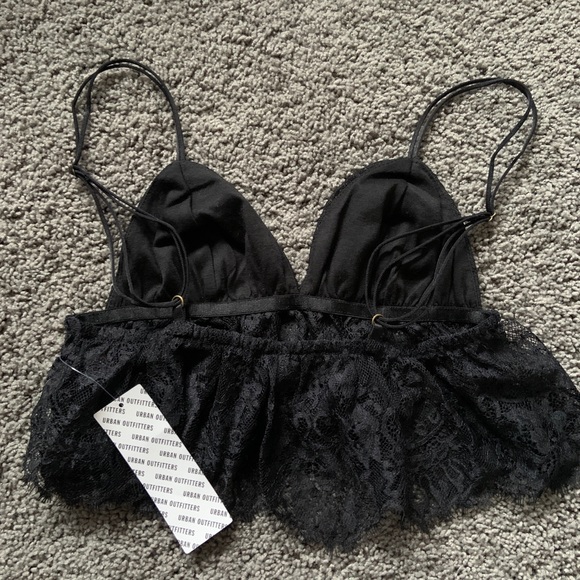 Urban Outfitters Lace Crop - Picture 6 of 8